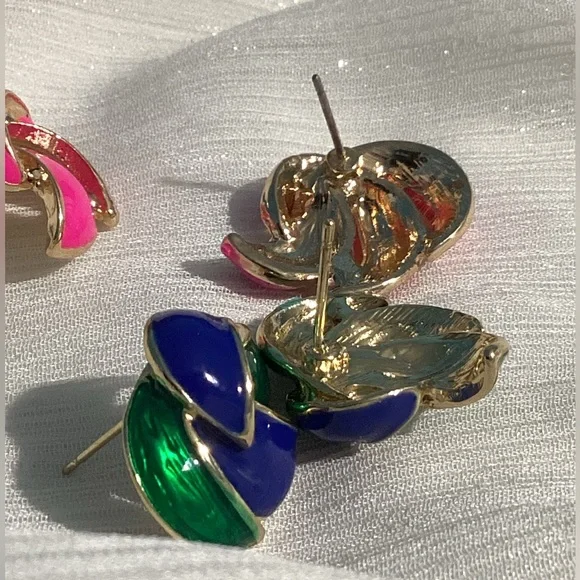 🌸 2 Pairs of Vibrant Colored GoldTone Acrylic Glossy Earrings